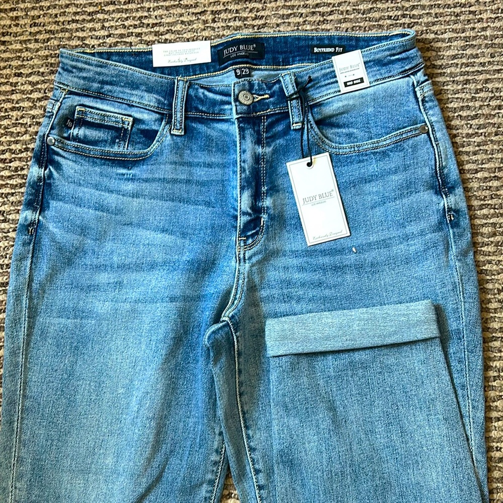 Jeans Sz.9/29 fits women’s size 10.